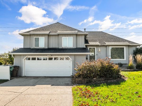 588 Pinehurst Drive , Norwalk, IA 50211