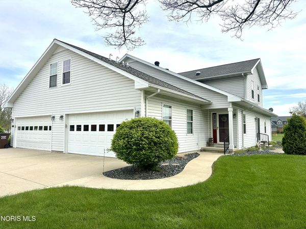 503 Elise Lane , Gibsonburg, OH 43431