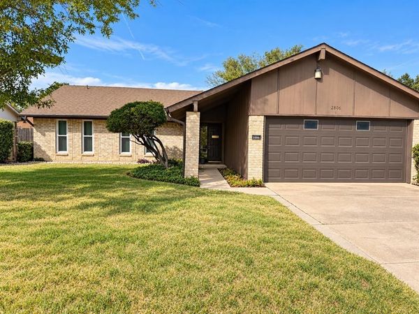 2806 Arcadia Lane , Carrollton, TX 75007