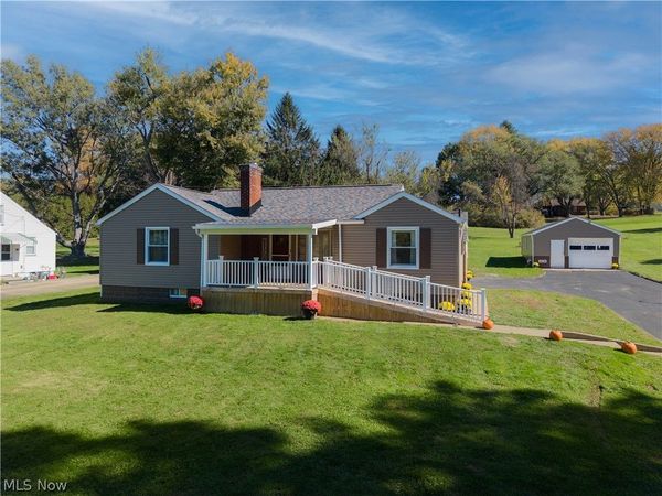 4074 Harbrook Street SW, Navarre, OH 44662