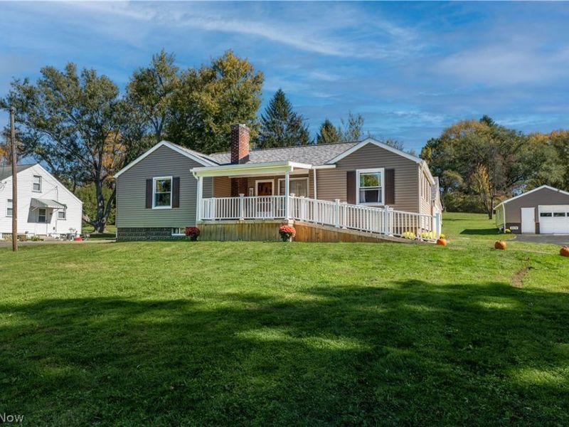 4074 Harbrook Street SW, Navarre, OH 44662 Photo 2