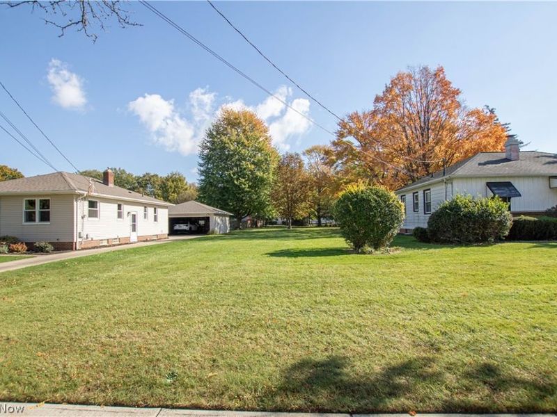 W 130 Street, Parma Heights, OH 44130 Photo 8