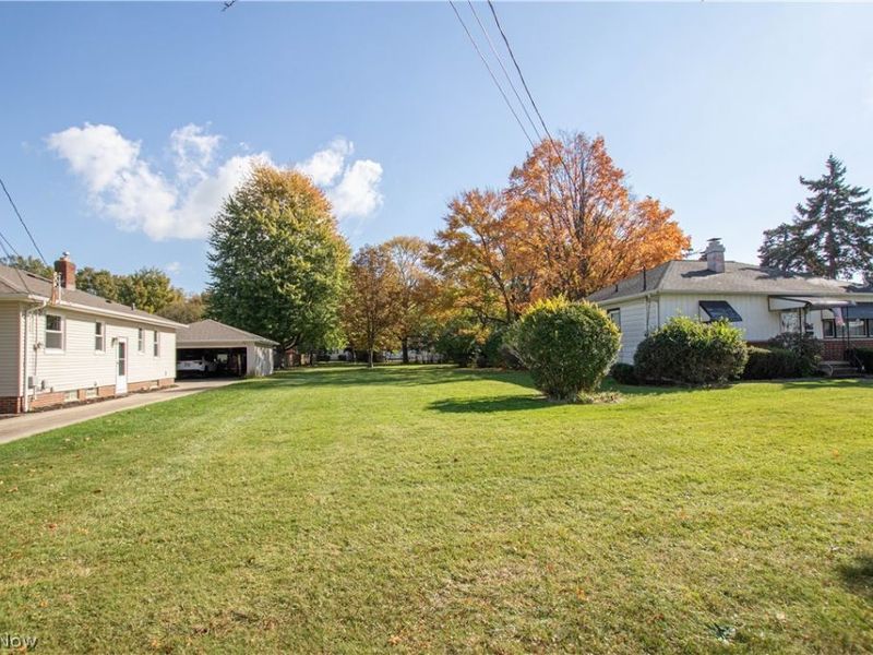 W 130 Street, Parma Heights, OH 44130 Photo 9