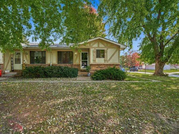 303-305 NW Valley View Drive , Grimes, IA 50111