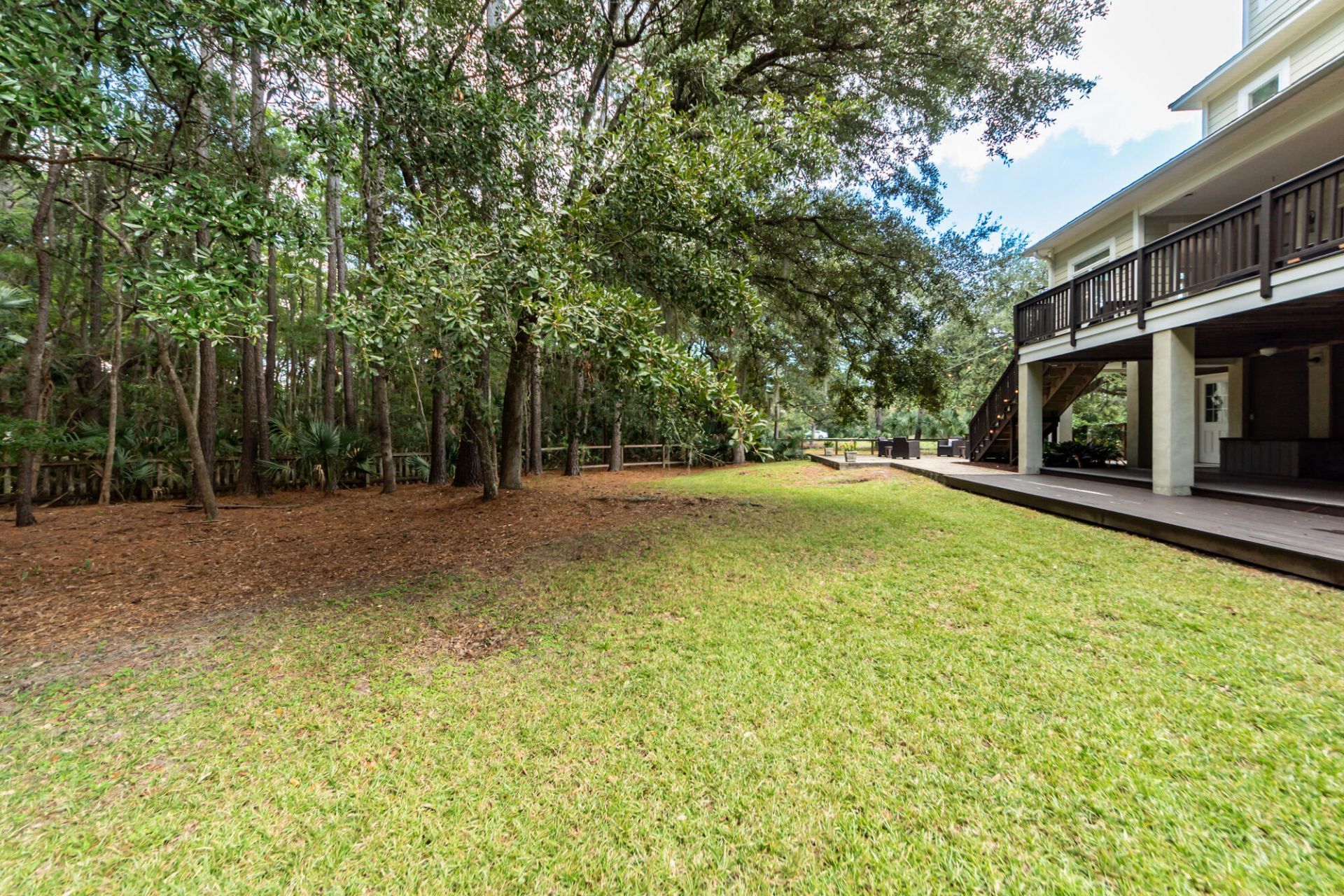 3303 Rees Row Photo 25