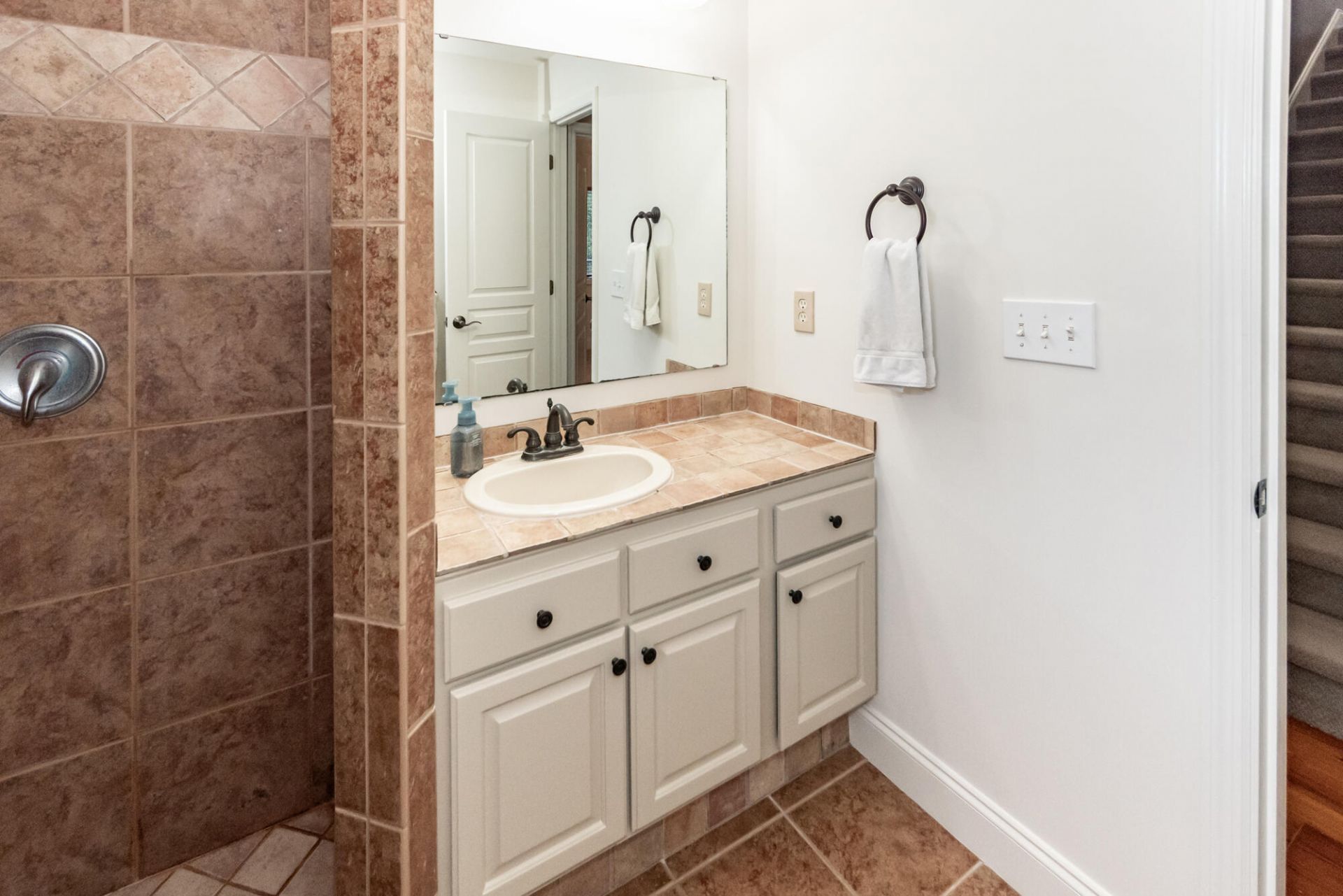 3303 Rees Row Photo 35