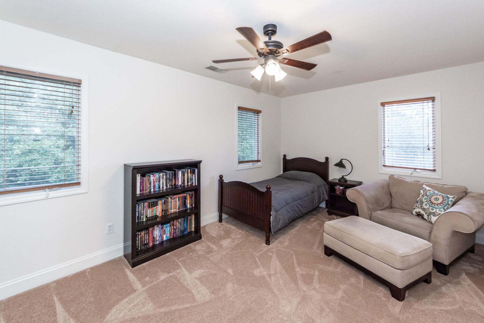 3303 Rees Row Photo 36