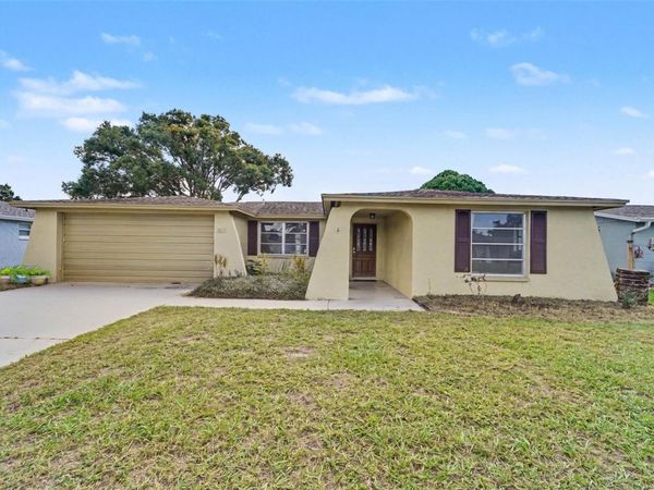 5632 FESTIVO DRIVE , HOLIDAY, FL 34690