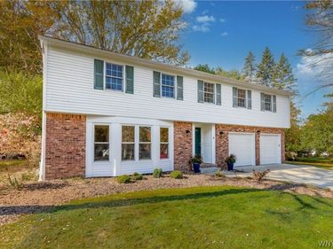 6 Stonehenge Court , Orchard Park, NY 14127