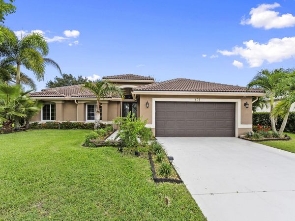421 SW CRABAPPLE Cove, Port St. Lucie, FL 34986