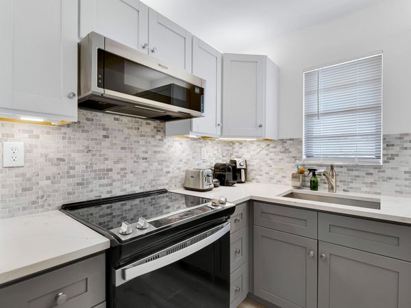 9233 SW 8TH Street, Unit 305, Boca Raton, FL 33428