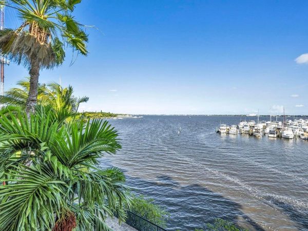 975 NW Flagler Avenue, Unit 304, Stuart, FL 34994