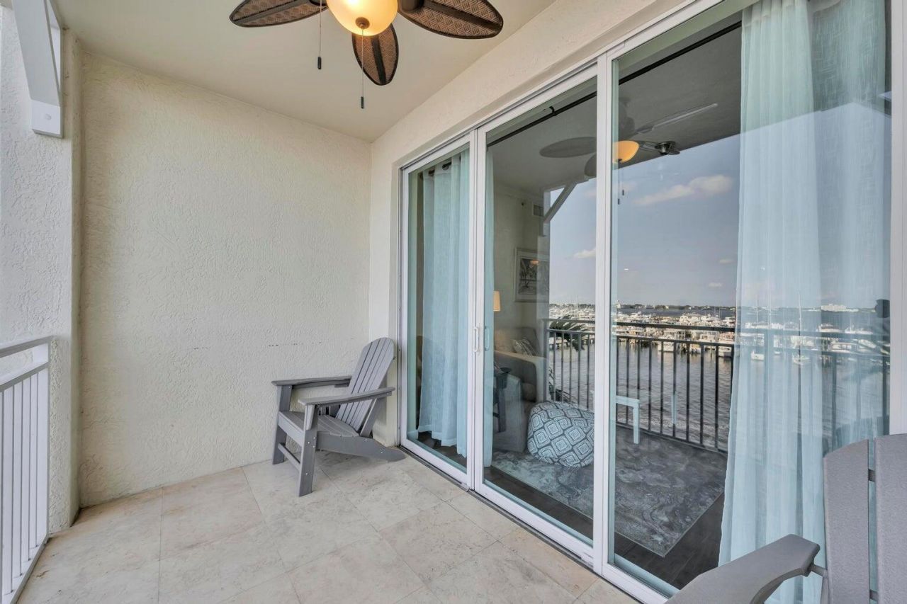 975 NW Flagler Avenue, Unit 304, Stuart, FL 34994 Photo
