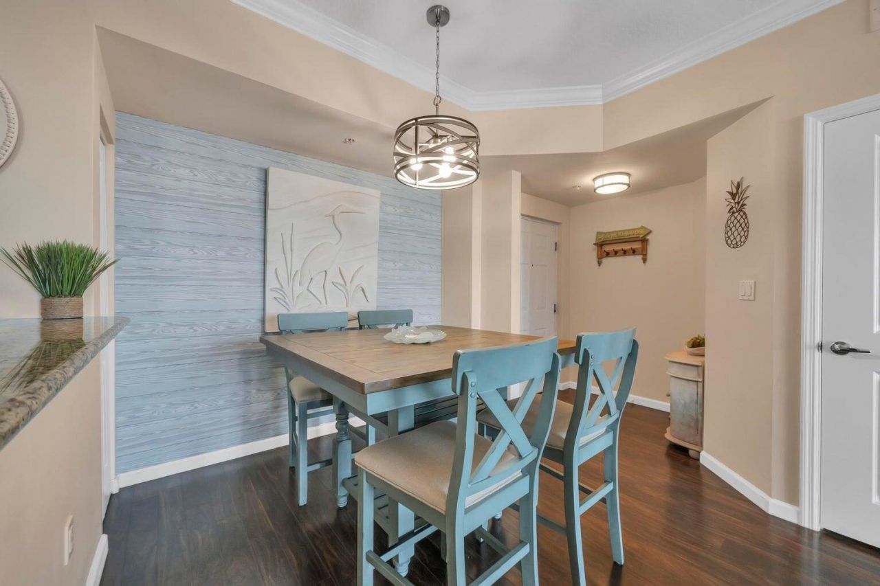 975 NW Flagler Avenue, Unit 304, Stuart, FL 34994 Photo
