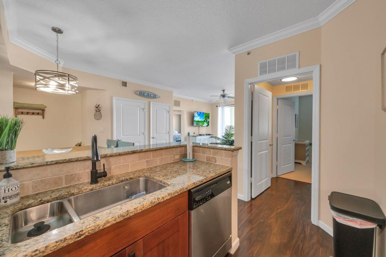 975 NW Flagler Avenue, Unit 304, Stuart, FL 34994 Photo