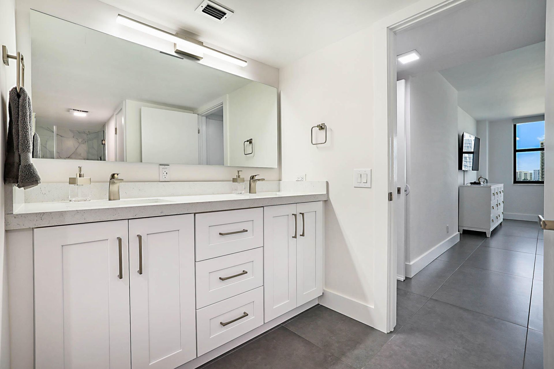 3400 N Ocean Drive, Unit 1005, Singer Island, FL 33404 Photo