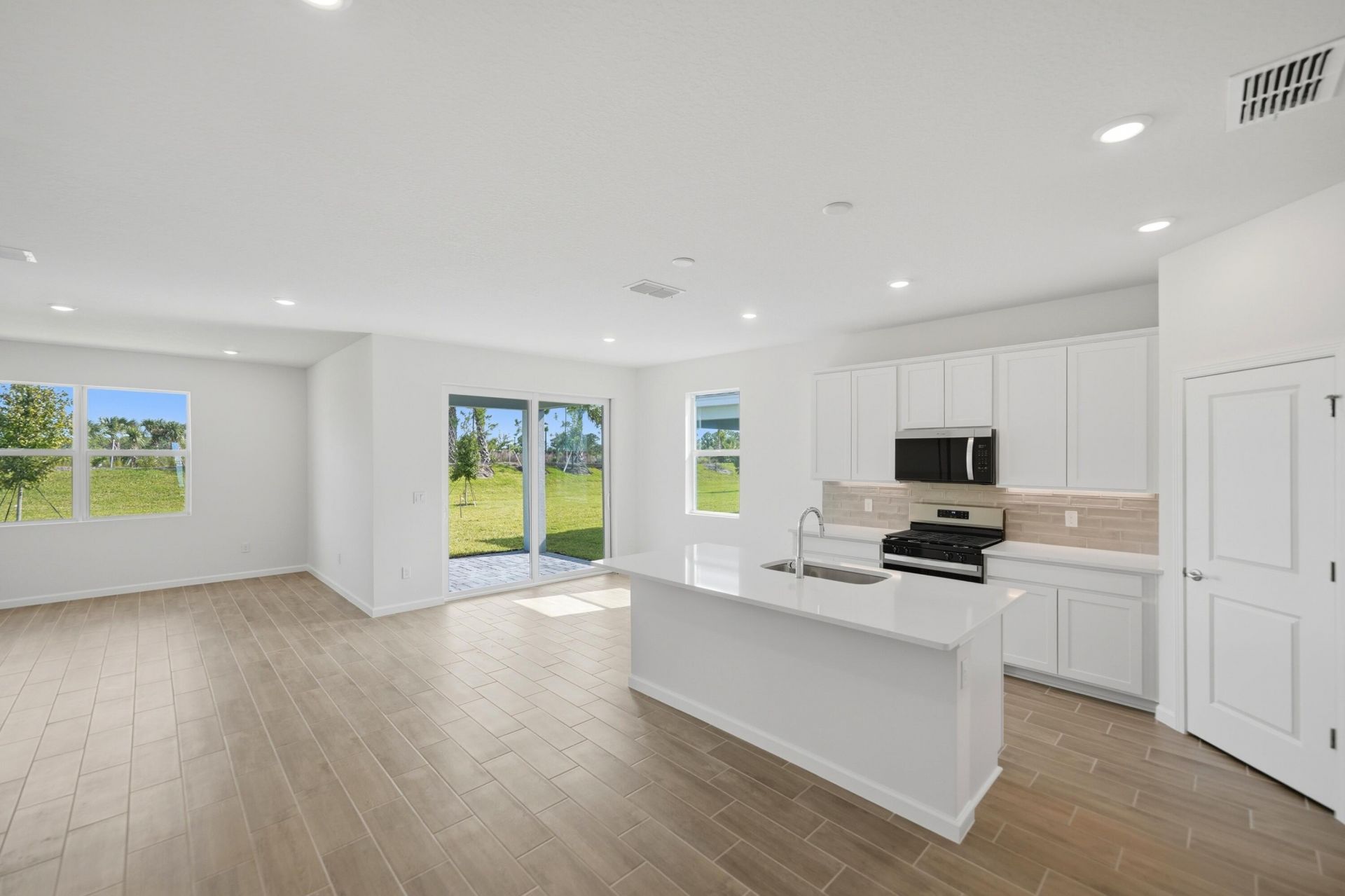 5453 NW Camberly Court, Port Saint Lucie, FL 34987 Photo