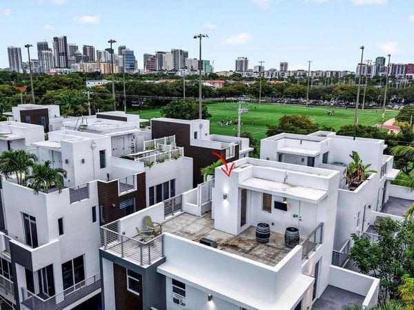 714 NE 14TH Avenue, Unit 103, Fort Lauderdale, FL 33304