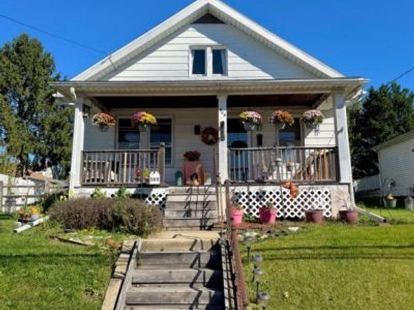 568 DOTTS STREET, PENNSBURG, PA 18073