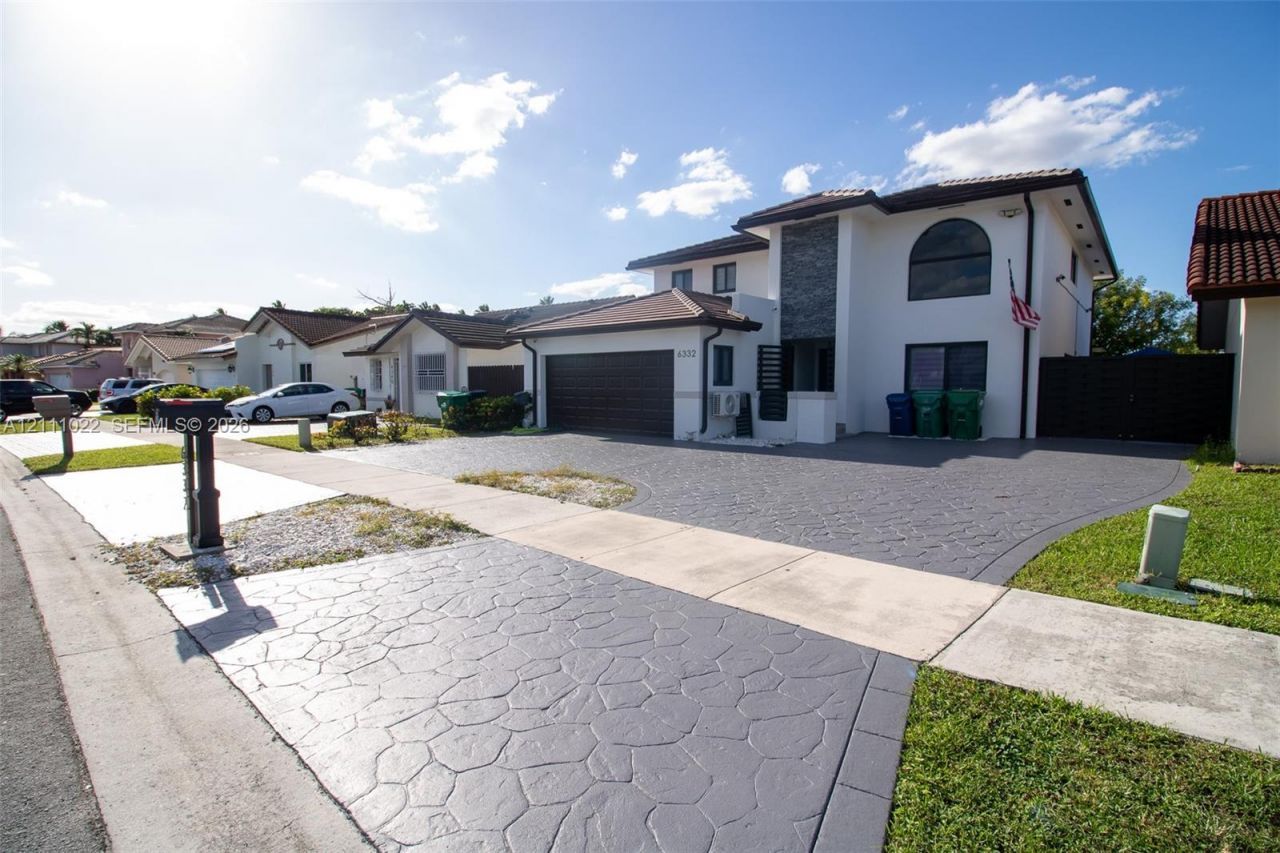 6332 SW 151st Pl , Miami, FL 33193 Photo