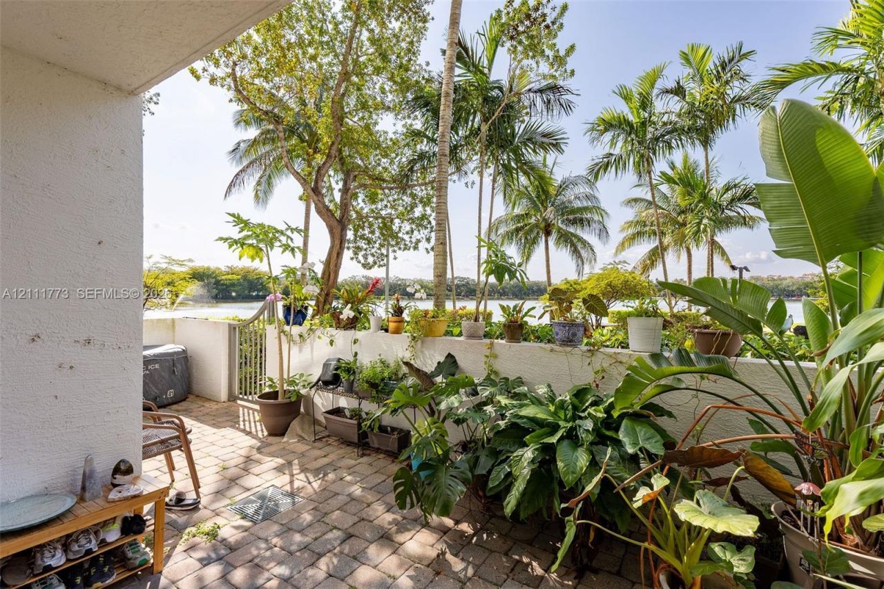 2681 N Flamingo Rd , Unit TH4S, Sunrise, FL 33323 Photo