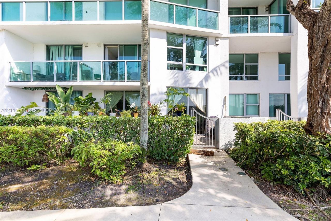 2681 N Flamingo Rd , Unit TH4S, Sunrise, FL 33323 Photo