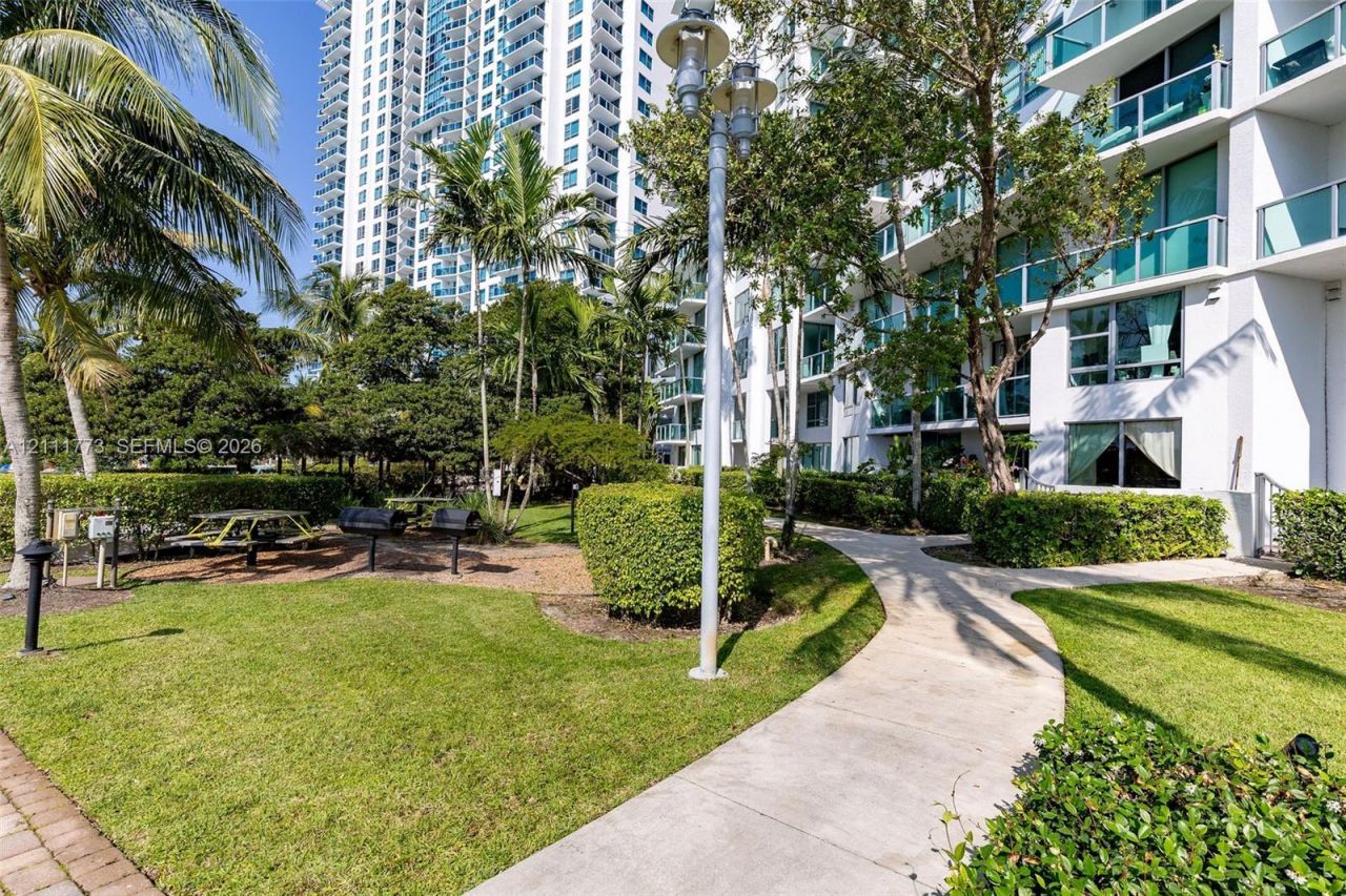 2681 N Flamingo Rd , Unit TH4S, Sunrise, FL 33323 Photo