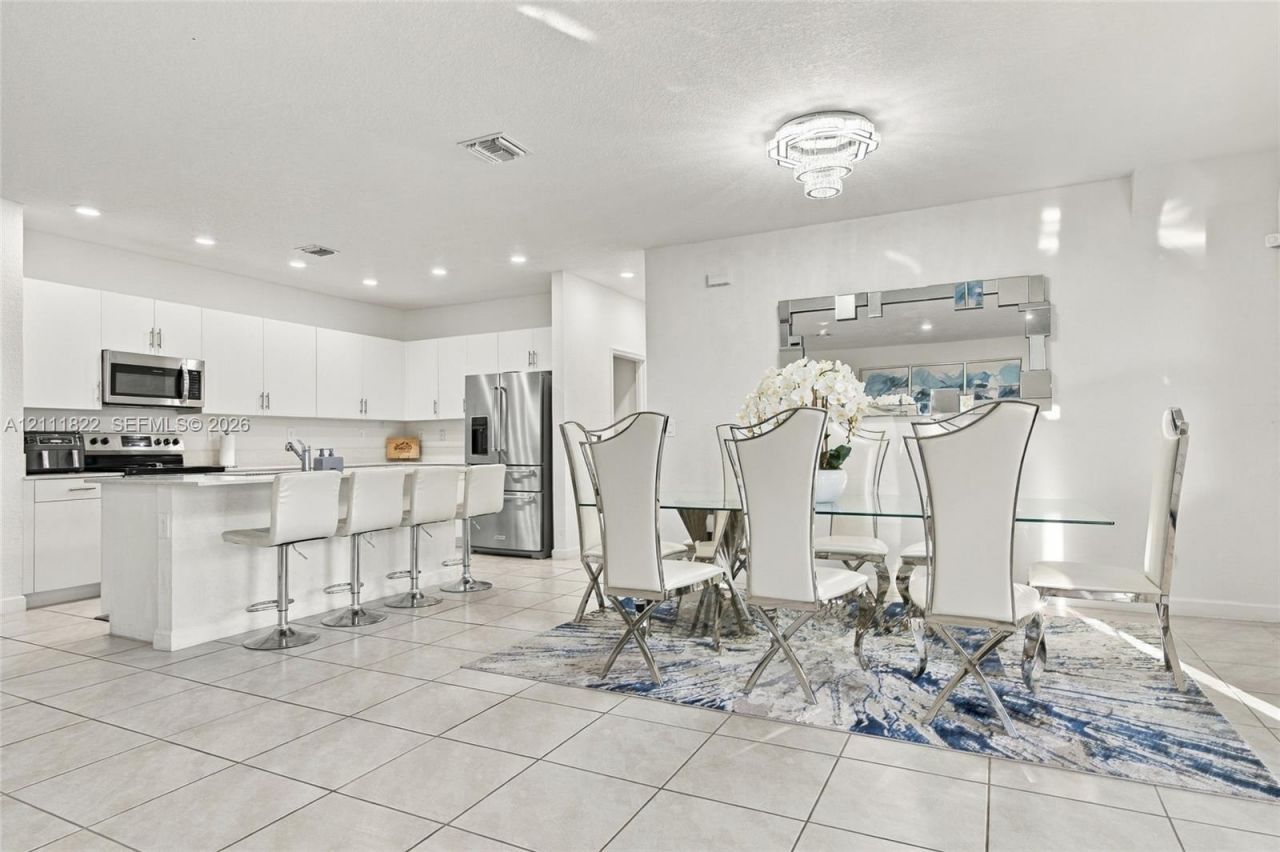 12744 SW 211th St , Miami, FL 33177 Photo