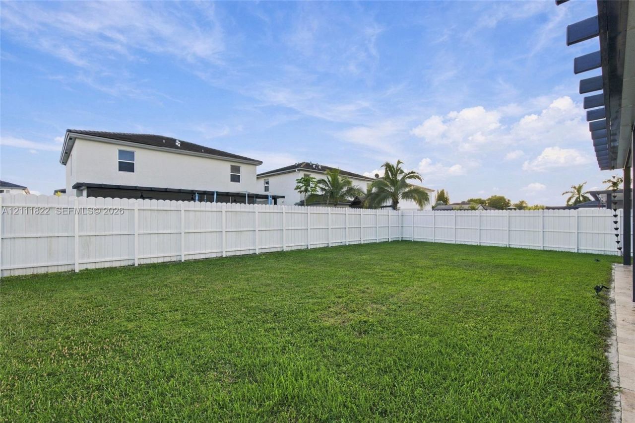 12744 SW 211th St , Miami, FL 33177 Photo