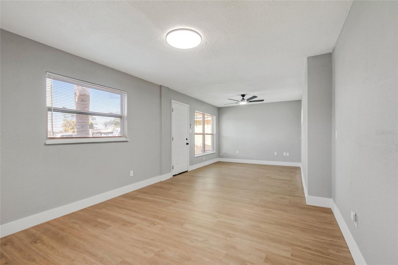 327 Amador Circle , Orlando, FL 32810 Photo