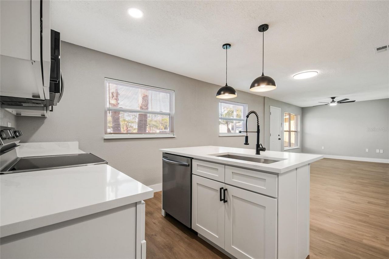 327 Amador Circle , Orlando, FL 32810 Photo
