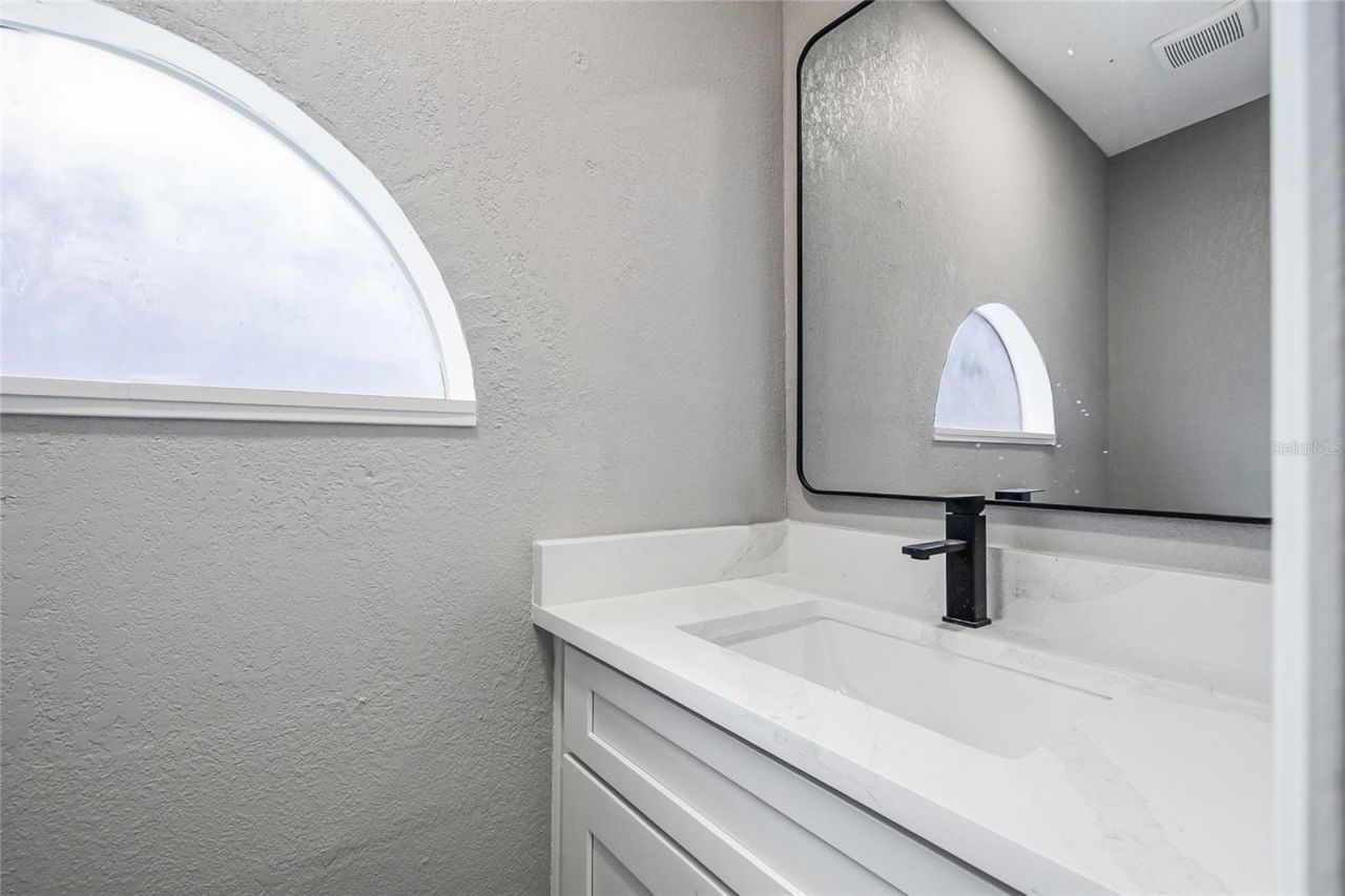 327 Amador Circle , Orlando, FL 32810 Photo