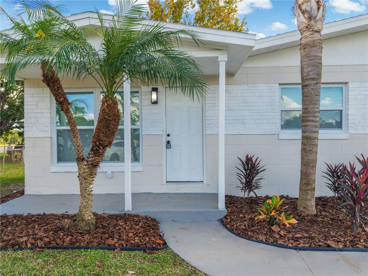 327 Amador Circle , Orlando, FL 32810 Photo