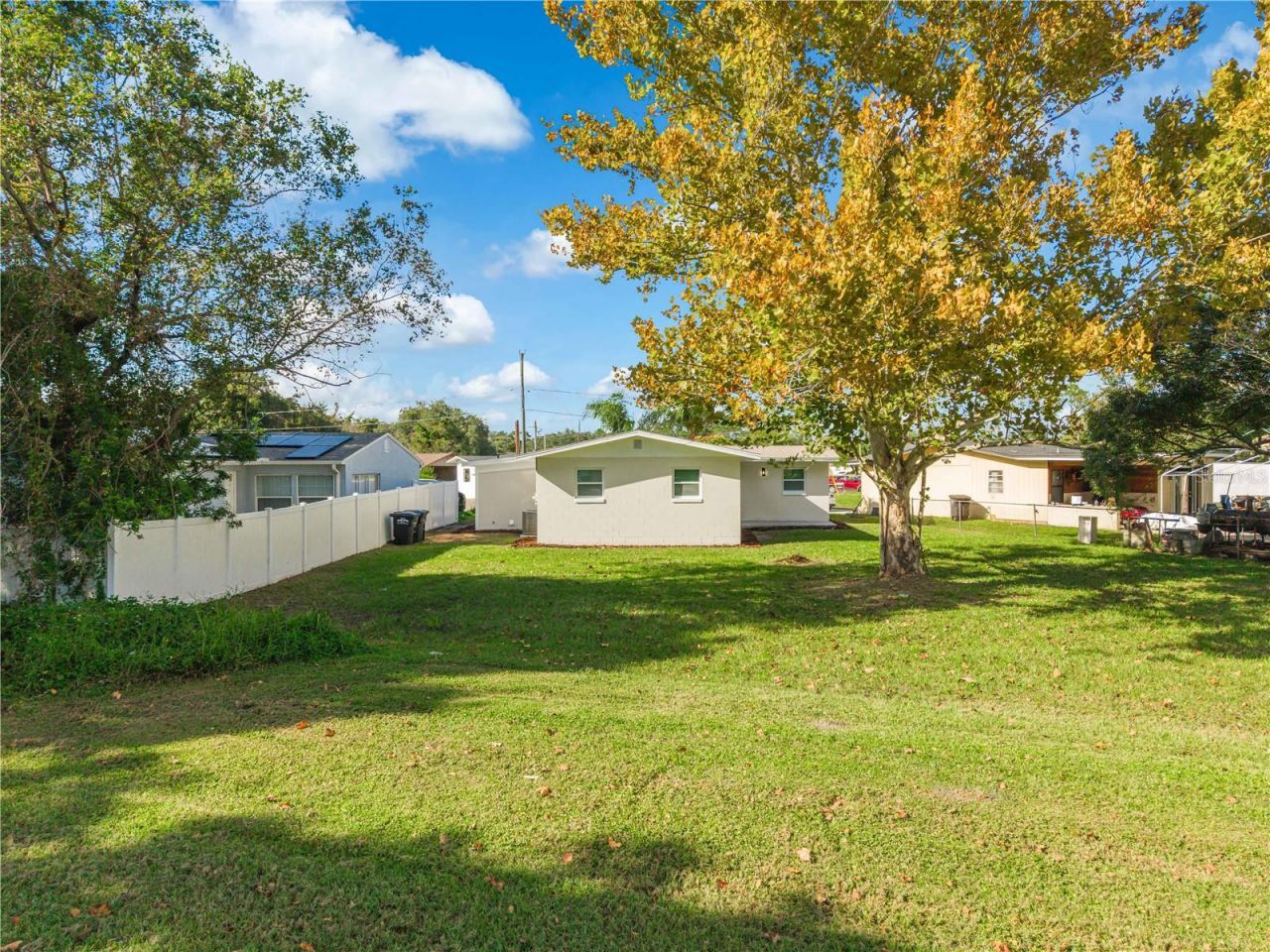 327 Amador Circle , Orlando, FL 32810 Photo