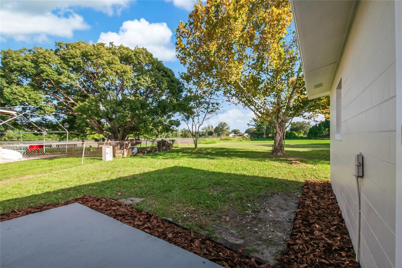 327 Amador Circle , Orlando, FL 32810 Photo