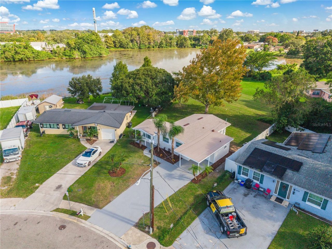 327 Amador Circle , Orlando, FL 32810 Photo