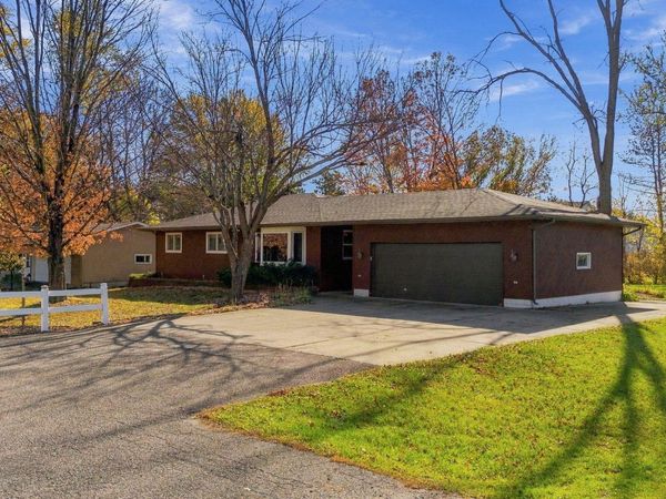 1179 Carroll Street , New Richmond, WI 54017