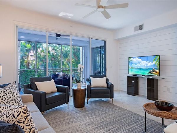 360 7th AVE S, Unit 4, NAPLES, FL 34102
