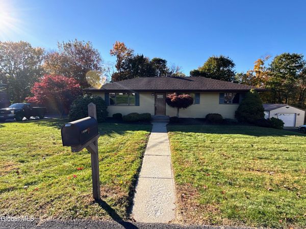 9 Big Bear Road, Troy, NY 12182