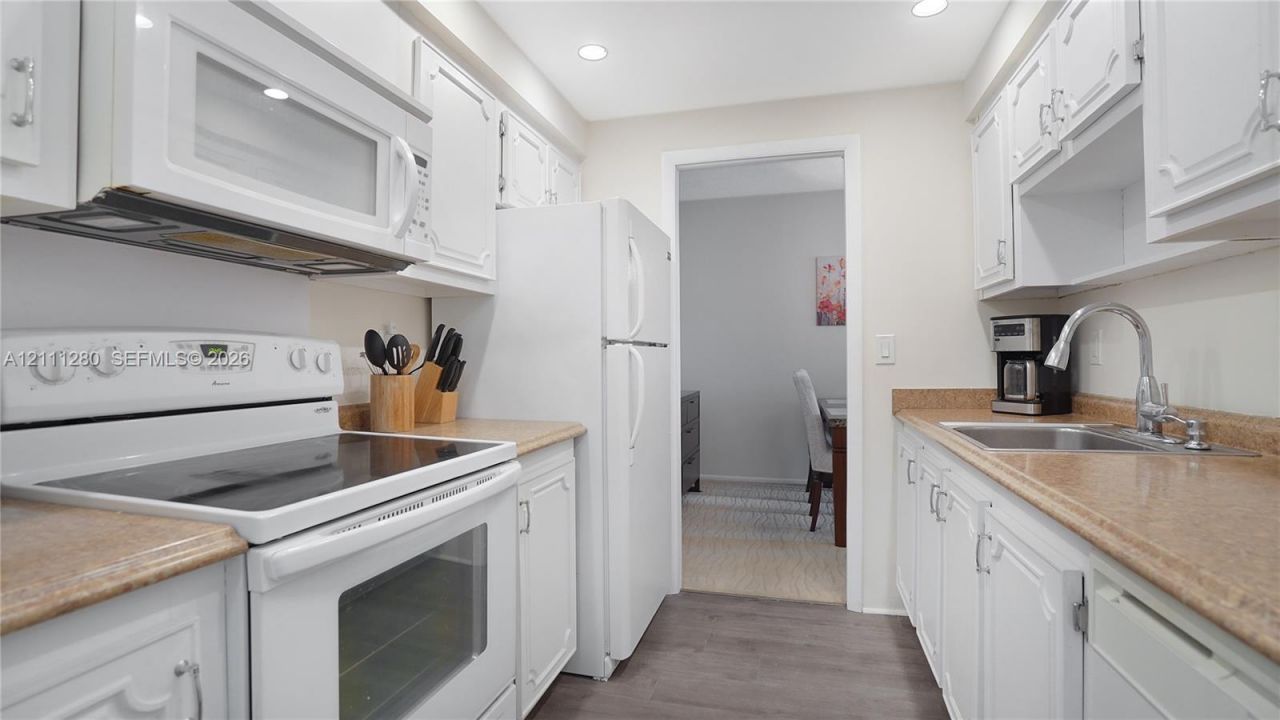 400 N Riverside Dr, Unit 305, Pompano Beach, FL 33062 Photo