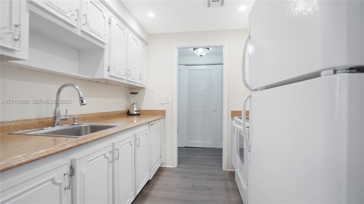 400 N Riverside Dr, Unit 305, Pompano Beach, FL 33062 Photo