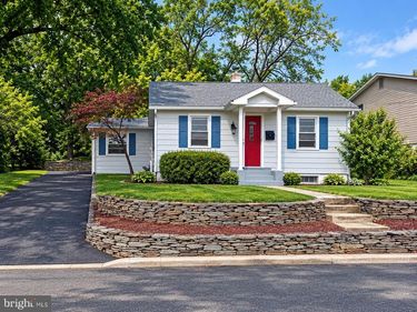 2030 LINCOLN STREET, CAMP HILL, PA 17011