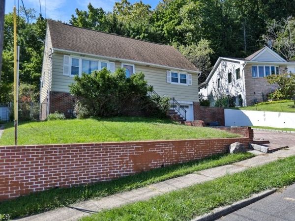 31 Dewey Avenue, Clifton, NJ 07013