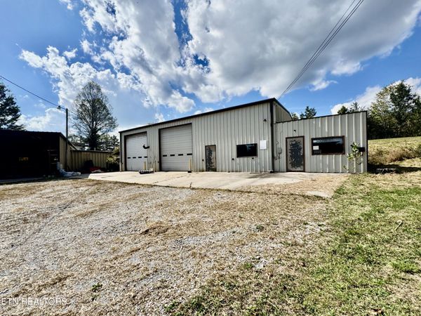 1055 Poplar Lane, Winfield, TN 37892