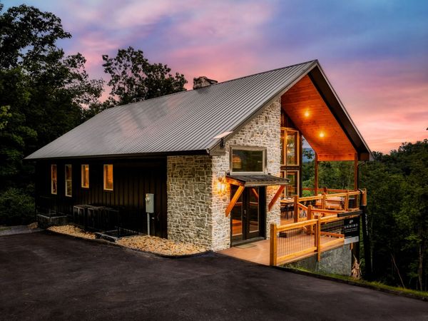2917 Redtail Rd , Sevierville, TN 37862