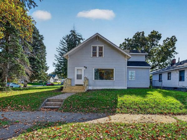 910 W Calvert Street, South Bend, IN 46613
