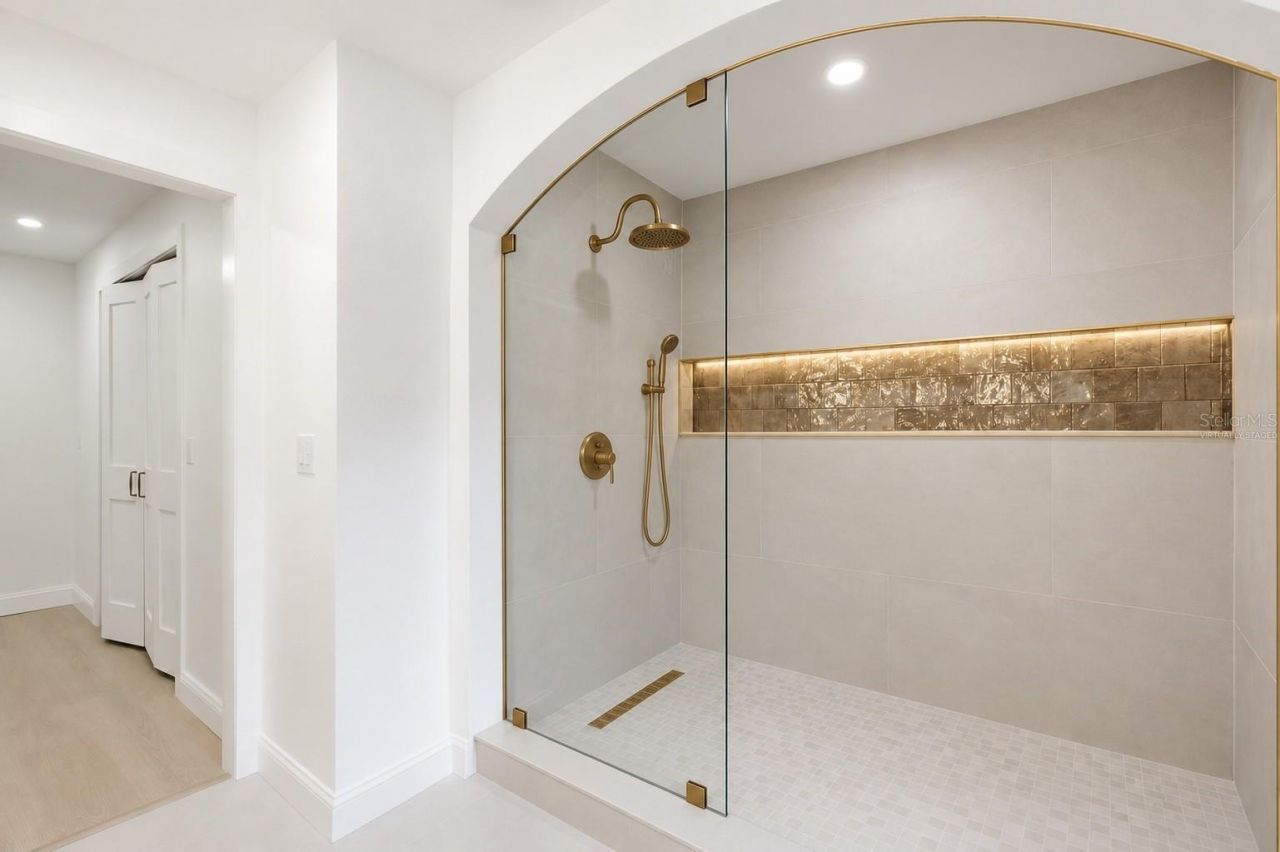 204 W Ridgewood Court , Longwood, FL 32779 Photo
