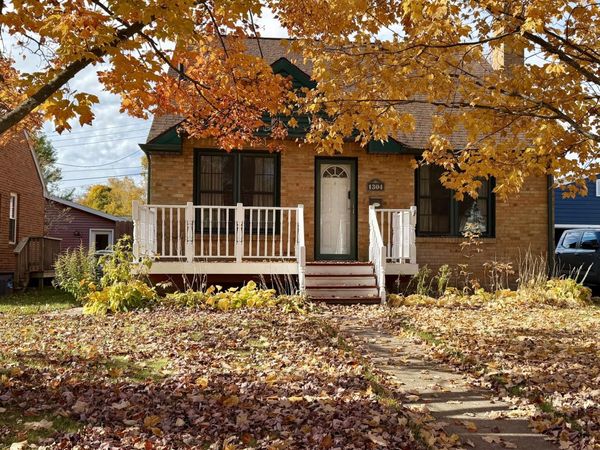 1304 Kimball ST, Sault Ste Marie, MI 49783