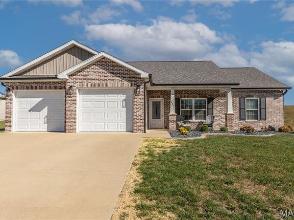 463 Castle Leoch Drive , Jackson, MO 63755