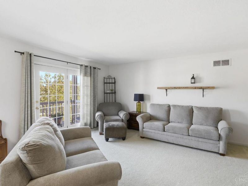 3302 Emerald Lakes Drive, Unit 6, Green Township, OH 45211 Photo 5